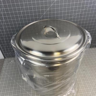 NICE HUGE POT NEW, Stainless Steel 