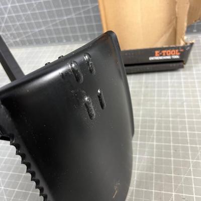 GERBER Trenching Tool - Folding Shovel