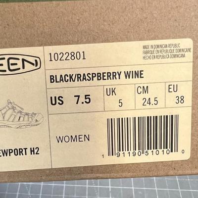 KEEN Women's NEW Sandals