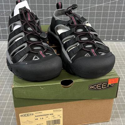KEEN Women's NEW Sandals