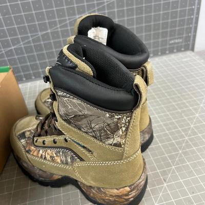 ITASCA Youth Size 3 Hunting Boots in Camo 