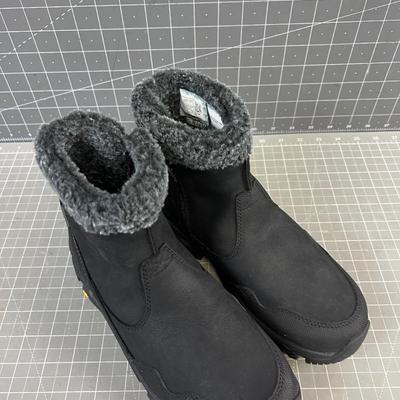 Merrill Women's Snow Boots Size 7-1/2 NEW 