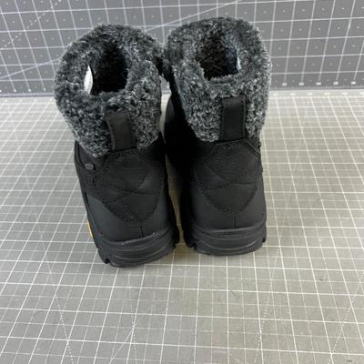 Merrill Women's Snow Boots Size 7-1/2 NEW 