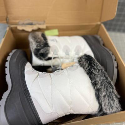 KAMIK Momentum 3 Women's Size 7 SNOW BOOT
