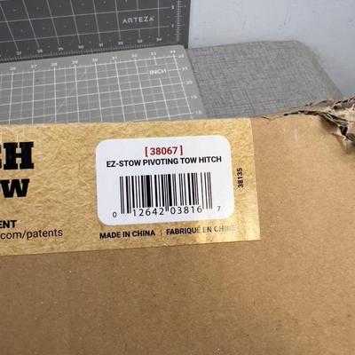 Pivoting TOW HITCH New in the Box by ESKIMO 