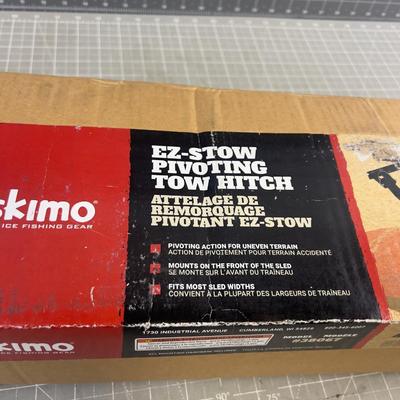 Pivoting TOW HITCH New in the Box by ESKIMO 