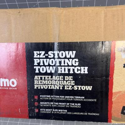 Pivoting TOW HITCH New in the Box by ESKIMO 