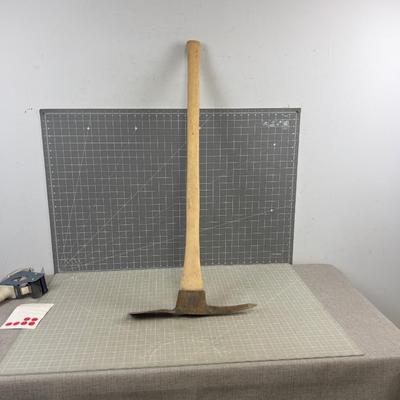 Wood Handled Pick 
