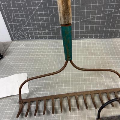 2 Rakes