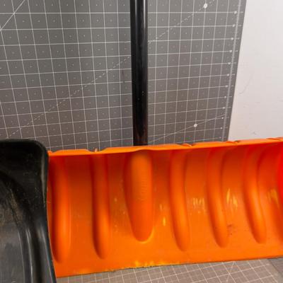 2 Snow Shovels 