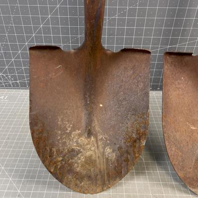 2 Round Nose Shovels 