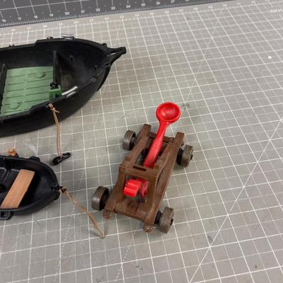 Play Mobil Boats and a Catapult