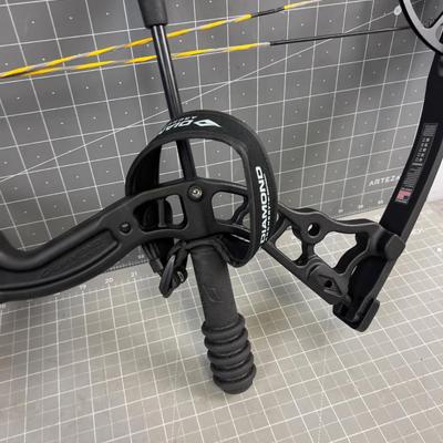DIAMOND Infinite 305 COMPOUND BOW 