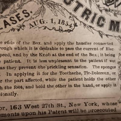 DAVIS & KIDDER'S ANTIQUE MAGNETO-ELECTRIC MACHINE FOR "NERVOUS DISEASES"
