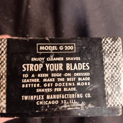 TWINPLEX STROPPER, SHARPENS DOUBLE EDGE RAZOR BLADES