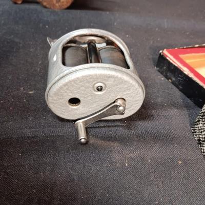 TWINPLEX STROPPER, SHARPENS DOUBLE EDGE RAZOR BLADES