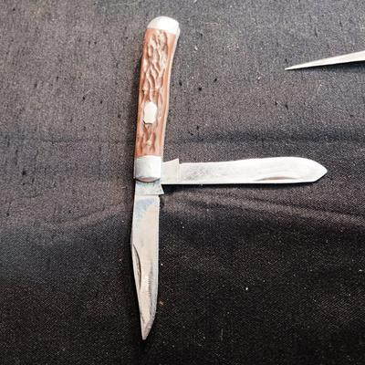KINGSTON, MASTER AND 2 OTHER POCKET KNIVES