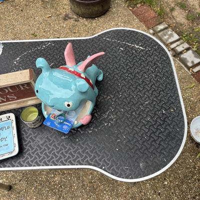 LOT 289: Flying Pig Pet Grooming Table: Valentines Bulldog Candy Dish: Hand Painted Louie Veasey Dish & Lucky Dog Cup by The Bowl Maker