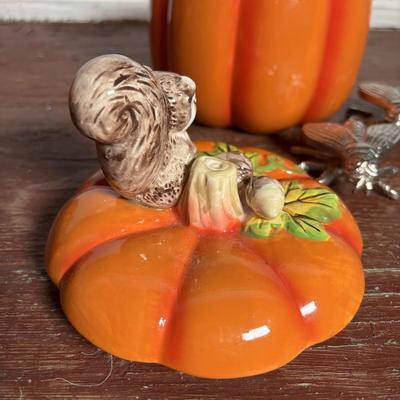 LOT 291: Fall Decor: Ceramic Pumpkins, Squirrel Salt/Pepper Shakers, Floral Center Piece and More