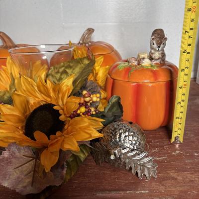 LOT 291: Fall Decor: Ceramic Pumpkins, Squirrel Salt/Pepper Shakers, Floral Center Piece and More