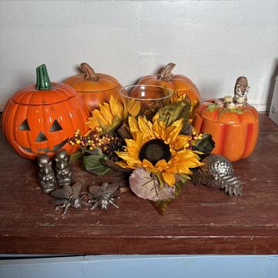 LOT 291: Fall Decor: Ceramic Pumpkins, Squirrel Salt/Pepper Shakers, Floral Center Piece and More