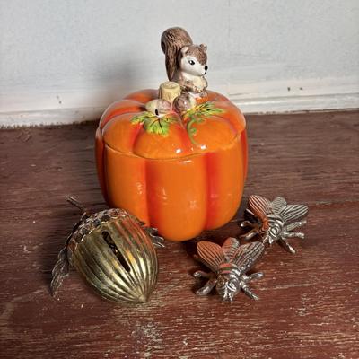LOT 291: Fall Decor: Ceramic Pumpkins, Squirrel Salt/Pepper Shakers, Floral Center Piece and More