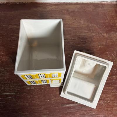 LOT 293: Vintage Mancer Canisters, Made in Italy