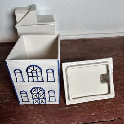 LOT 293: Vintage Mancer Canisters, Made in Italy