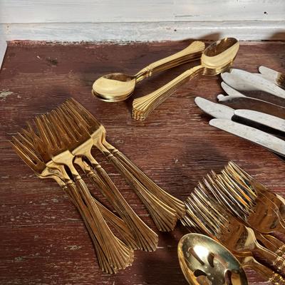 LOT 295: Godinger, Imperial 24k Gold Electro Plate and Cambridge Tracy Stainless Gold-Plated Flatware