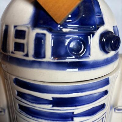 LOT 296: Vintage R2-D2 Cookies Jar (1977), Twentieth Century Fox Film Corporation, Marvel Special Edition Star Wars Comic Book, 1979 Star...