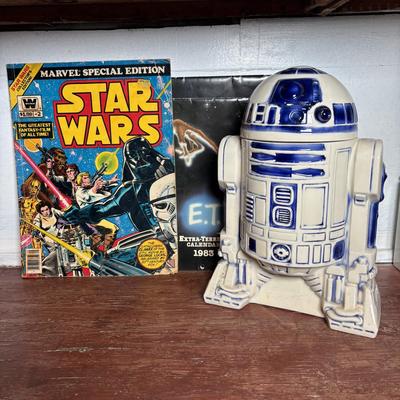 LOT 296: Vintage R2-D2 Cookies Jar (1977), Twentieth Century Fox Film Corporation, Marvel Special Edition Star Wars Comic Book, 1979 Star...