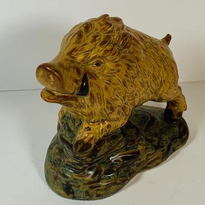 LOT 301: Lenox Bobcat Collectors Plate and Wild Boar Figurine and More