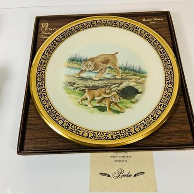 LOT 301: Lenox Bobcat Collectors Plate and Wild Boar Figurine and More