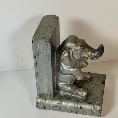 LOT 305: Collection of Elephant Figurines and More
