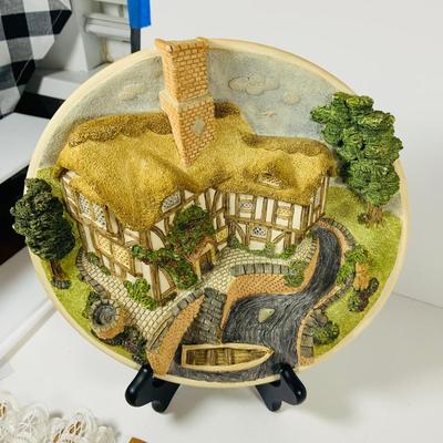 LOT 309: Victorian Ware Blue Bowl, Limoges Trinket Box, Tea Cups & Saucers, Mini Art Nouveau Bust, Lace Fan and More