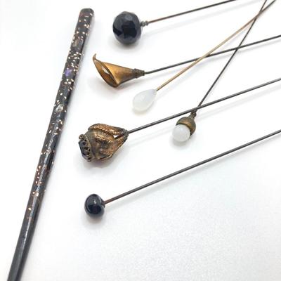 LOT 338: Vintage / Antique Hat Pin Collection