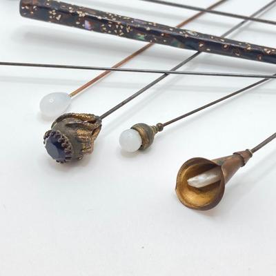 LOT 338: Vintage / Antique Hat Pin Collection