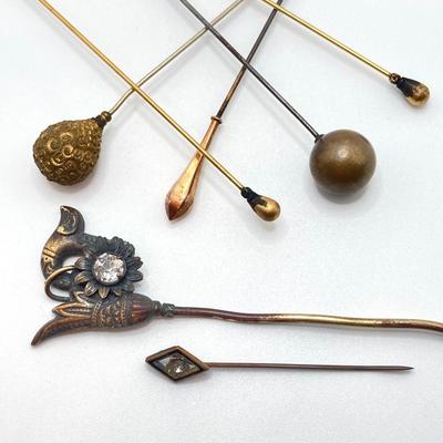LOT 339: Collection of Vintage / Antique Hat Pins