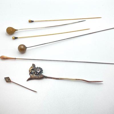 LOT 339: Collection of Vintage / Antique Hat Pins