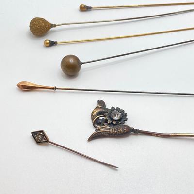 LOT 339: Collection of Vintage / Antique Hat Pins