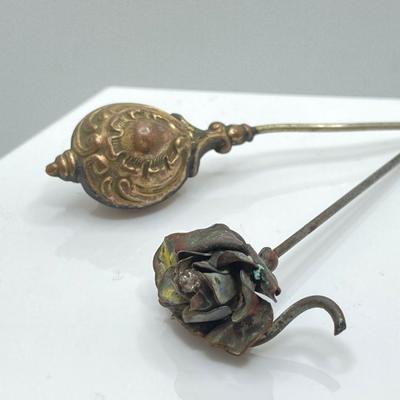 LOT 340: Colorful Vintage / Antique Hat Pins