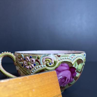 LOT 362: Unmarked Moriage China Tea Set