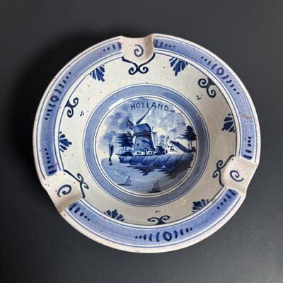 LOT 363: Wedgewood Grosvenor Blue Swag Pattern Platter and Delft Blue Decanter/Jug Set, Tea Caddy & Ashtray