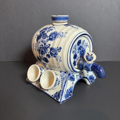 LOT 363: Wedgewood Grosvenor Blue Swag Pattern Platter and Delft Blue Decanter/Jug Set, Tea Caddy & Ashtray
