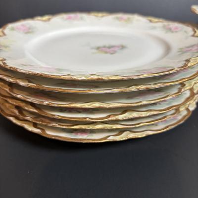 LOT 364: Vintage Haviland France Porcelain China Collection