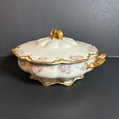 LOT 364: Vintage Haviland France Porcelain China Collection