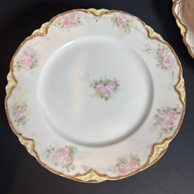 LOT 364: Vintage Haviland France Porcelain China Collection