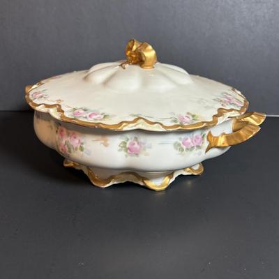 LOT 364: Vintage Haviland France Porcelain China Collection