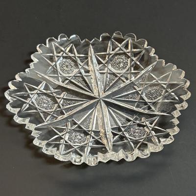 LOT 378: Vintage Cut Crystall Collection including a Waterford Glass