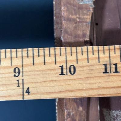 LOT 379: Pair of Vintage/Antique Wooden Picture Frames